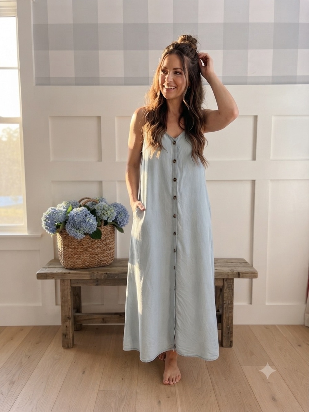 Button-Front V-Neck Midi Dress in Light Blue Small